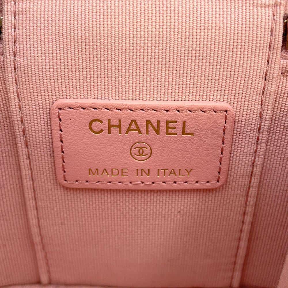 シャネル チェーンショルダーバッグ マトラッセ ココマーク クラシック ヴァニティケース ミニ キャビアスキン AP1340 CHANEL