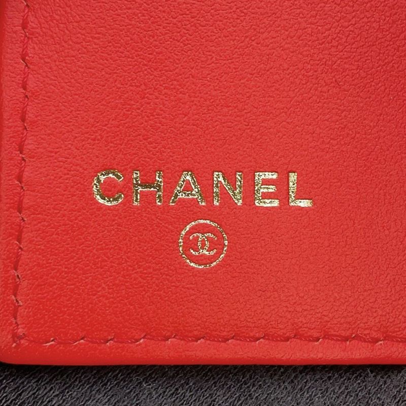シャネル 三つ折り財布 マトラッセ ココマーク ミディアム フラップウォレット キャビアスキン A84341 CHANEL