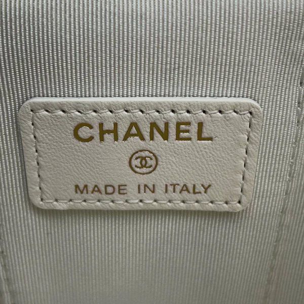 シャネル チェーンショルダーバッグ マトラッセ ココマーク バニティ カメリア ラムスキン AP2158 CHANEL 白