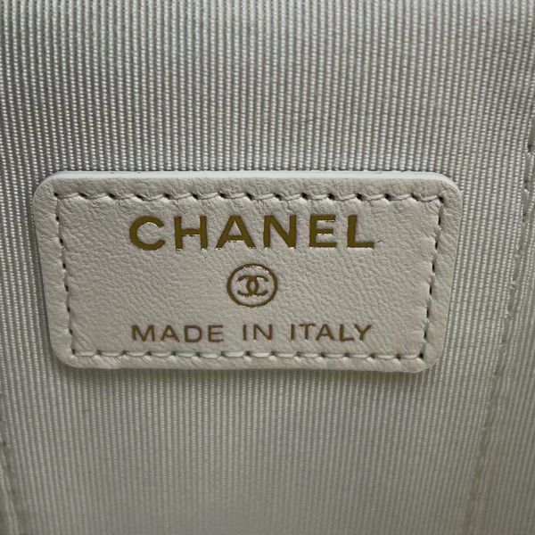 シャネル チェーンショルダーバッグ マトラッセ ココマーク バニティ カメリア ラムスキン AP2158 CHANEL 白