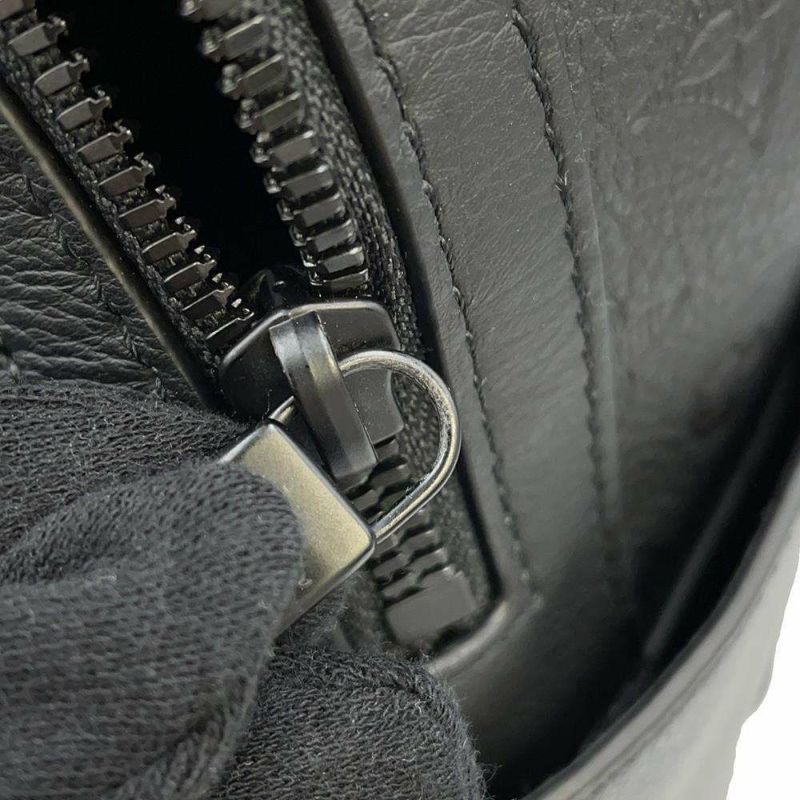 ルイヴィトン リュックサック モノグラム・シャドウ ディスカバリー・バックパック M46553 LOUIS VUITTON 黒 ブラック