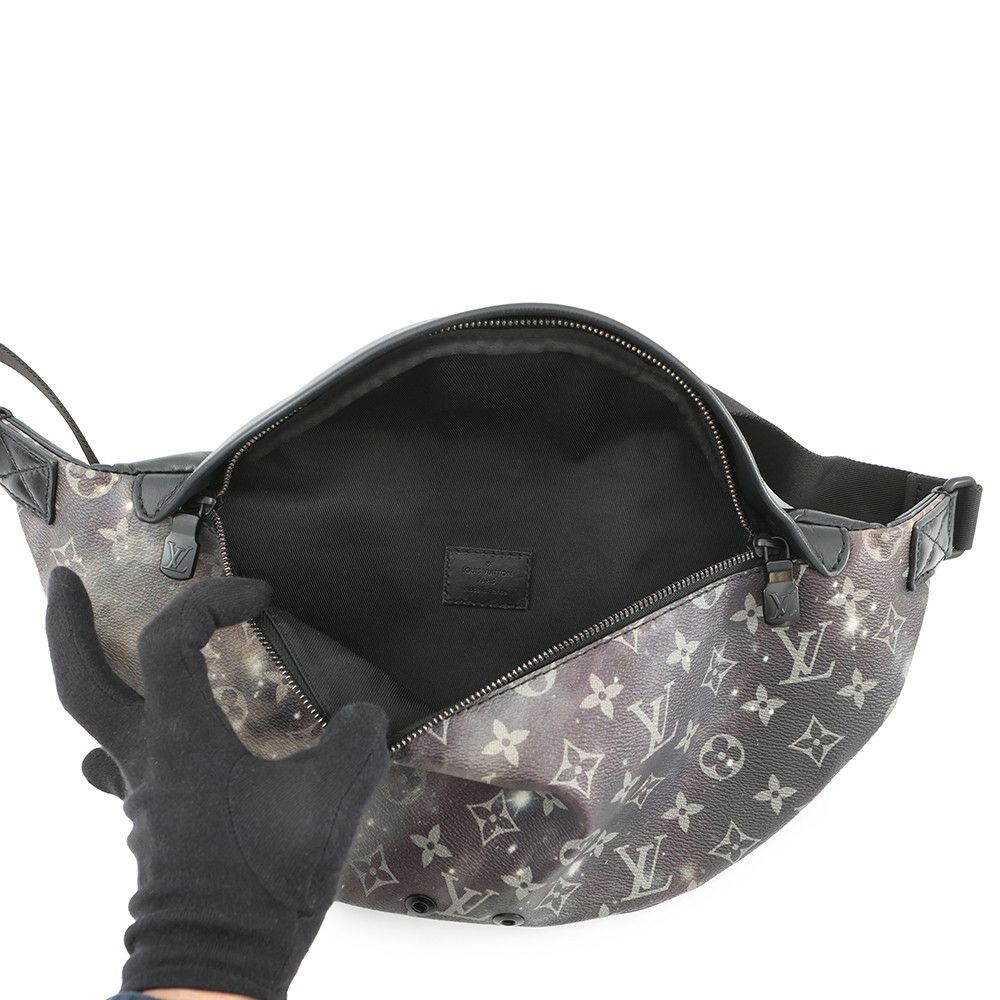 ルイヴィトン ボディバッグ モノグラム・ギャラクシー ディスカバリー・バムバッグ M44444 ウエストバッグ 黒 ブラック