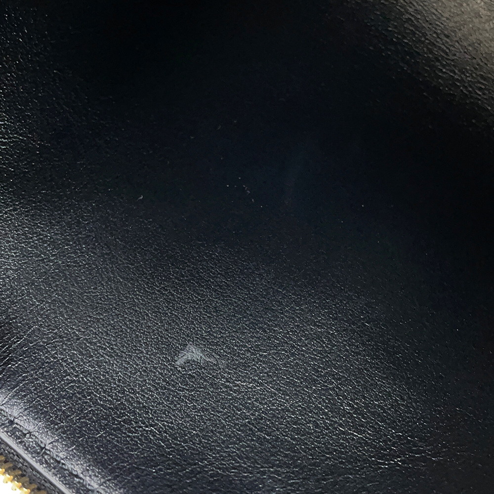 セリーヌ チェーンショルダーバッグ キュイル トリオンフ チェーンクラッチ 10E383DR8 CELINE 黒