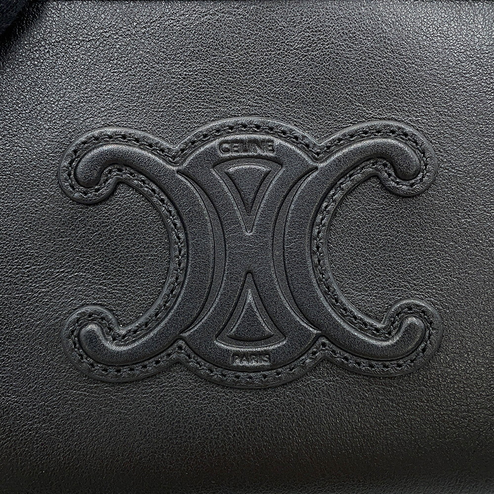 セリーヌ チェーンショルダーバッグ キュイル トリオンフ チェーンクラッチ 10E383DR8 CELINE 黒