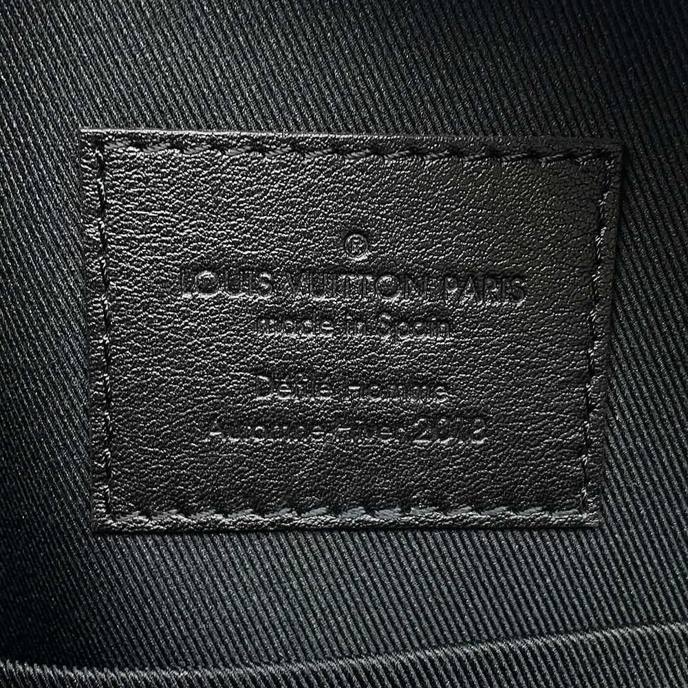 ルイヴィトン ショルダーバッグ ダーク・アンフィニティ メッセンジャー PM M52176 LOUIS VUITTON 黒 ブラック