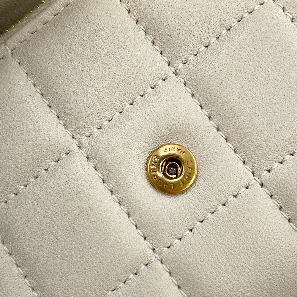 サンローランパリ 三つ折り財布 カサンドラ マテラッセ カレ コンパクト ウォレット ラムスキン 800763 SAINT LAURENT PARIS