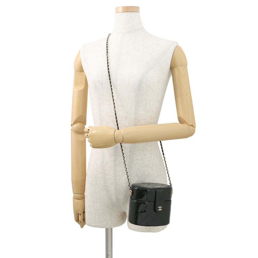 シャネル チェーンショルダーバッグ ココマーク マトラッセ バニティ パテント エナメル AP1616 CHANEL 黒