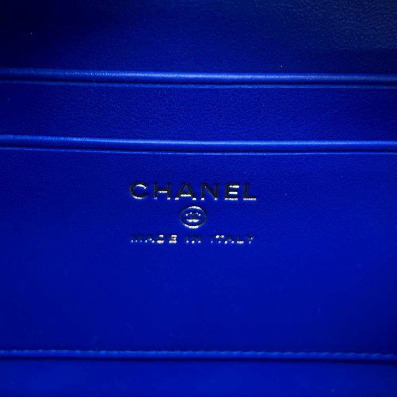 シャネル チェーンショルダーバッグ CCフィリグリー ココマーク マトラッセ キャビアスキン A84452 CHANEL 白