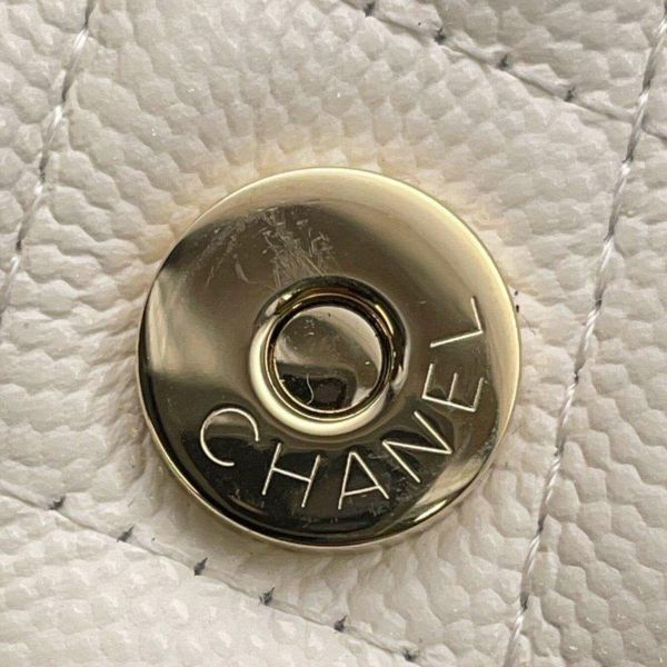 シャネル チェーンショルダーバッグ ミニ マトラッセ ココマーク キャビアスキン CHANEL ポシェット 白