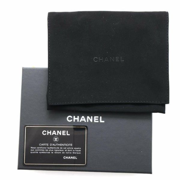 シャネル チェーンショルダーバッグ ミニ マトラッセ ココマーク キャビアスキン CHANEL ポシェット 白