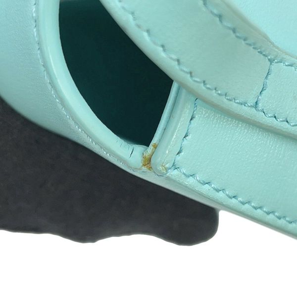 セリーヌ イヤホンケース AirPods トリオンフ シャイニーカーフレザー 10L013DPV CELINE