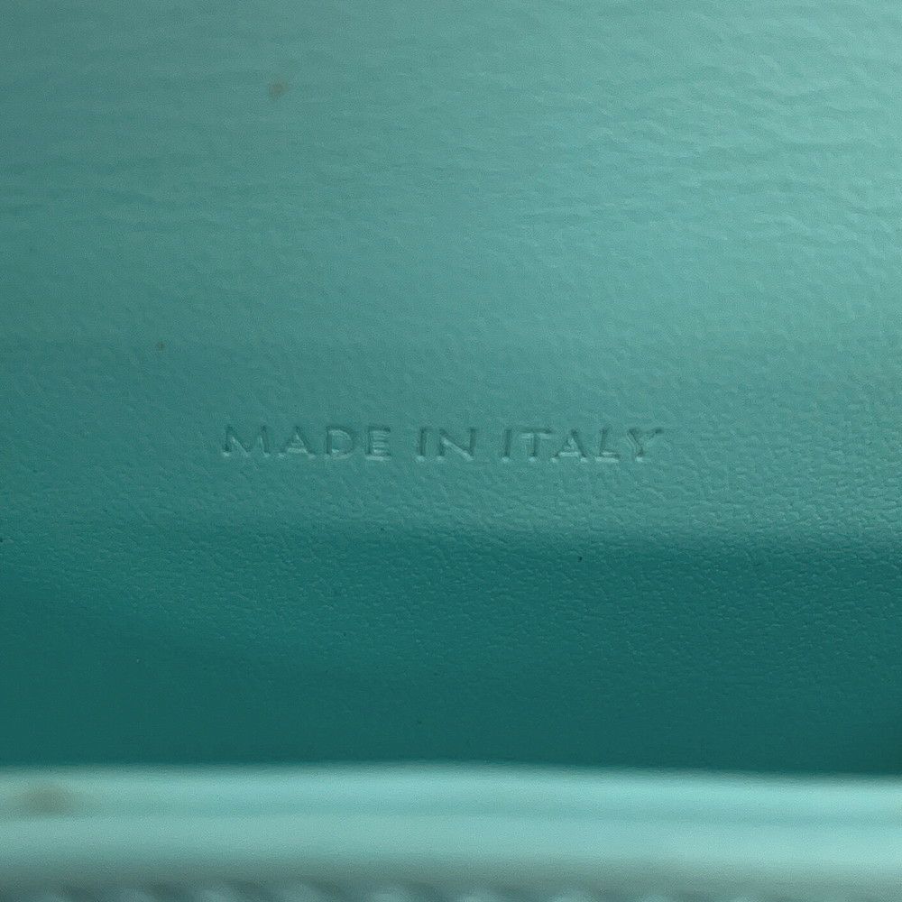 セリーヌ イヤホンケース AirPods トリオンフ シャイニーカーフレザー 10L013DPV CELINE