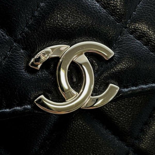 シャネル チェーンショルダーバッグ ココマーク マトラッセ トップハンドル ラムスキン CHANEL バッグ 黒