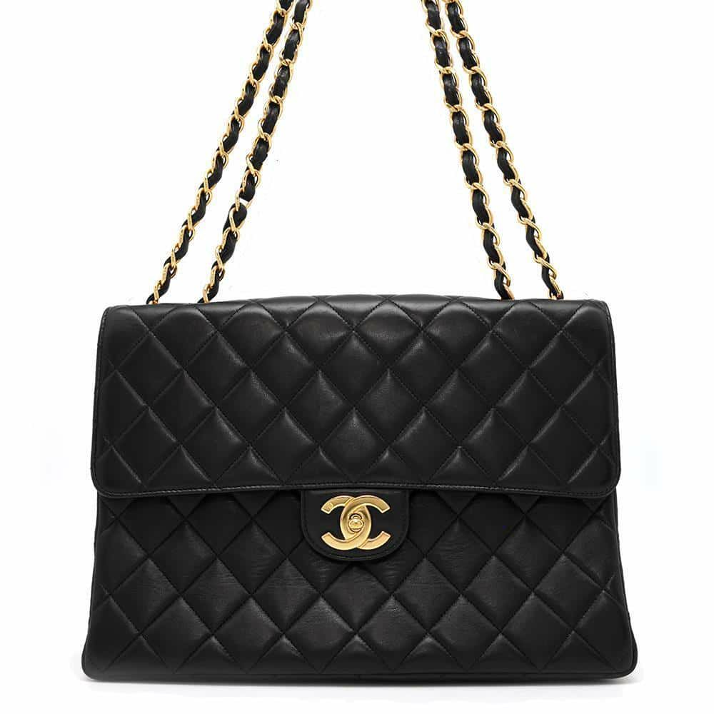 シャネル チェーンショルダーバッグ マトラッセ30 シングルフラップ ラムスキン CHANEL 黒