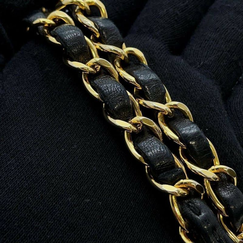 シャネル チェーンショルダーバッグ マトラッセ25 ココマーク ラムスキン ダブルチェーン A01112 CHANEL 黒