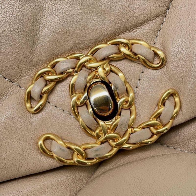 シャネル チェーンショルダーバッグ 19 フラップ ココマーク ラムスキン AS1160 CHANEL 2way