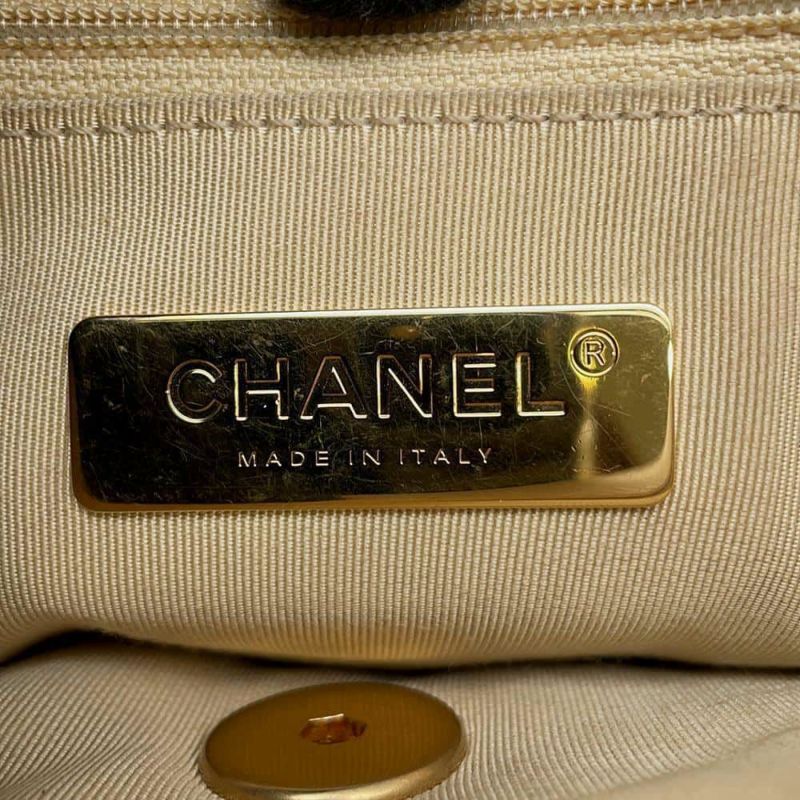 シャネル チェーンショルダーバッグ 19 フラップ ココマーク ラムスキン AS1160 CHANEL 2way