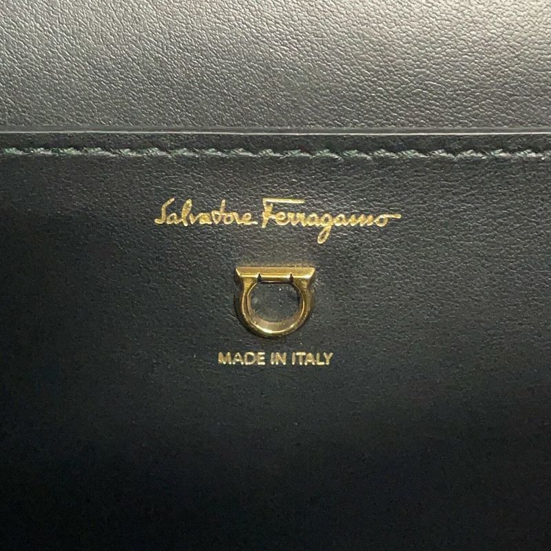 サルヴァトーレ・フェラガモ リュック ガンチーニ レザー Ferragamo 黒 バックパック バッグ