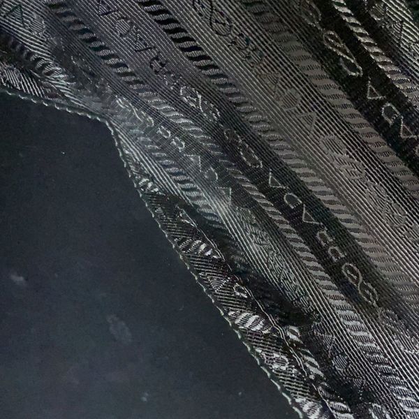 プラダ ショルダーバッグ トライアングル サフィアーノレザー 2VH155 PRADA