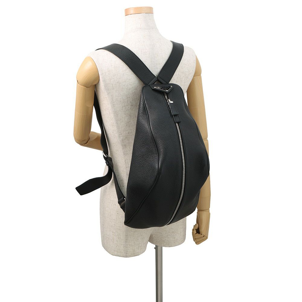 プラダ リュック ヴィッテロダイノ トライアングル バックパック レザー 2VZ099 PRADA バッグ リュックサック 黒