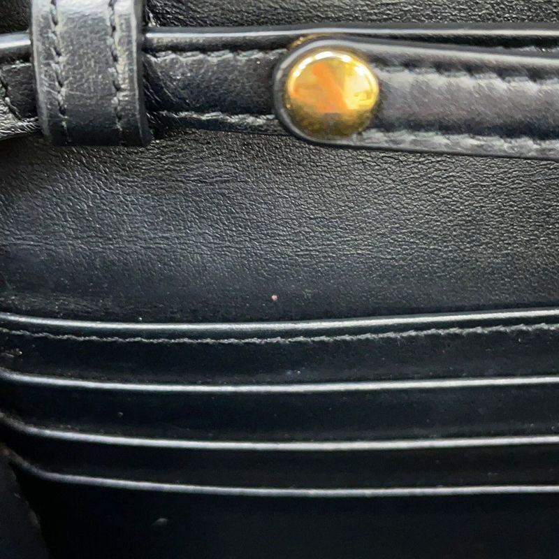 セリーヌ チェーンウォレット トリオンフ マーゴ シャイニーカーフレザー 10L033DPV CELINE 財布 黒