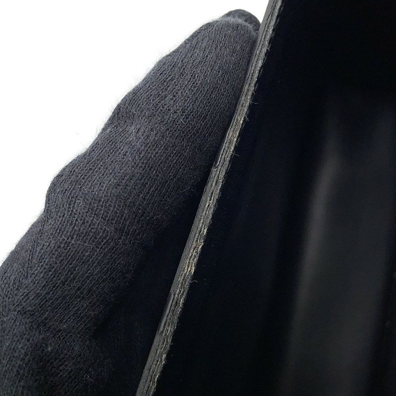 セリーヌ チェーンウォレット トリオンフ マーゴ シャイニーカーフレザー 10L033DPV CELINE 財布 黒