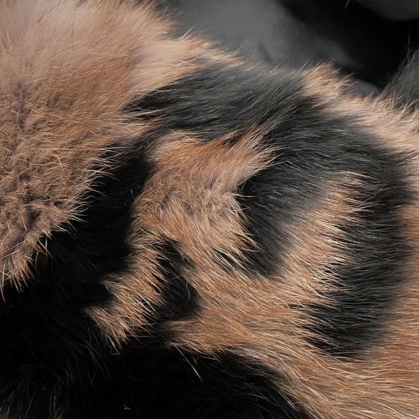 フェンディ マフラー テイル付き ロゴ ティペット フォックスファー FNG444 FENDI 黒