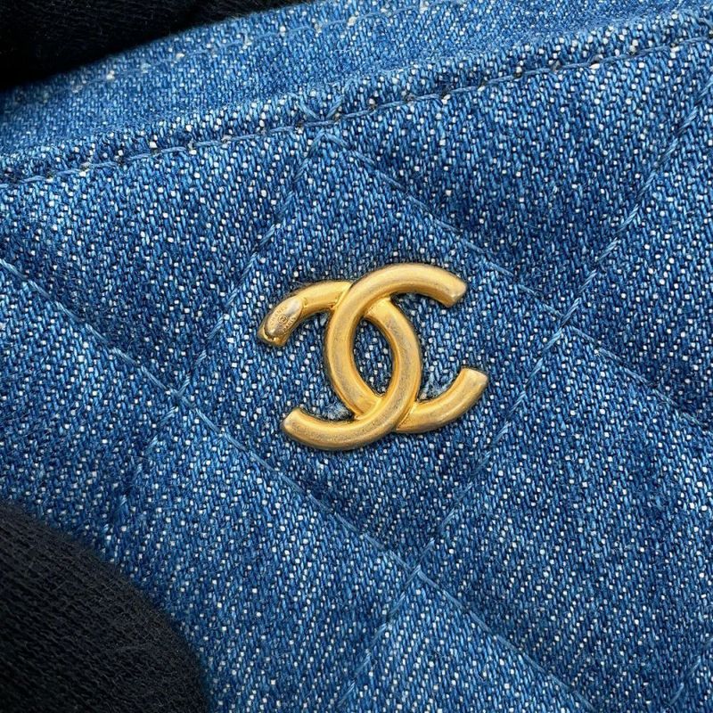 シャネル チェーンショルダーバッグ マトラッセ ココマーク パールクラッシュ カメラバッグ デニム AP2463 CHANEL