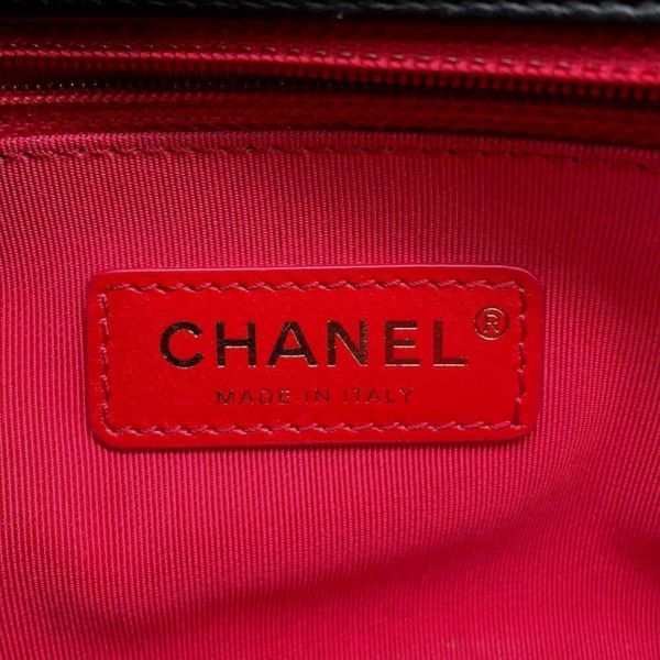 シャネル チェーンショルダーバッグ マトラッセ ロゴ ラムスキン AS4190 CHANEL 黒