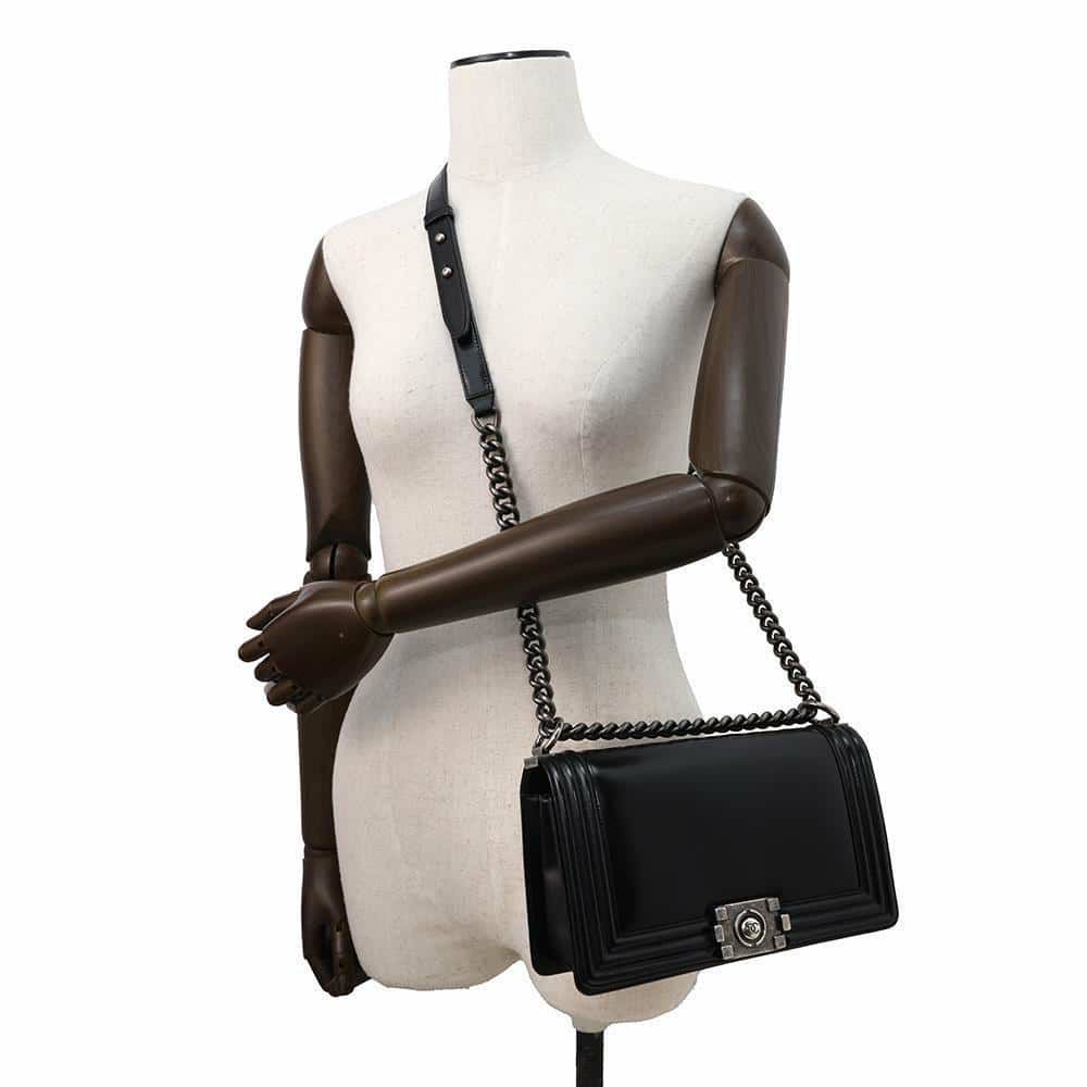 シャネル チェーンショルダーバッグ ボーイシャネル ココマーク カーフレザー CHANEL バッグ 黒