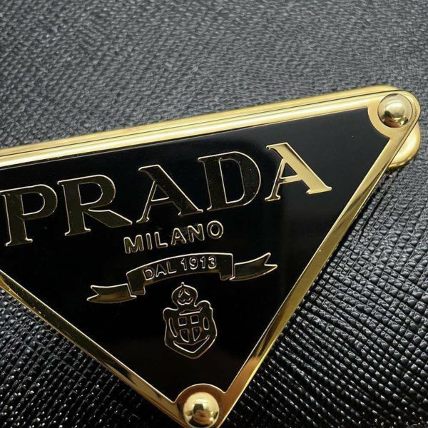 プラダ チェーンウォレット サフィアーノ トライアングルロゴ 1BP012 PRADA 財布 黒