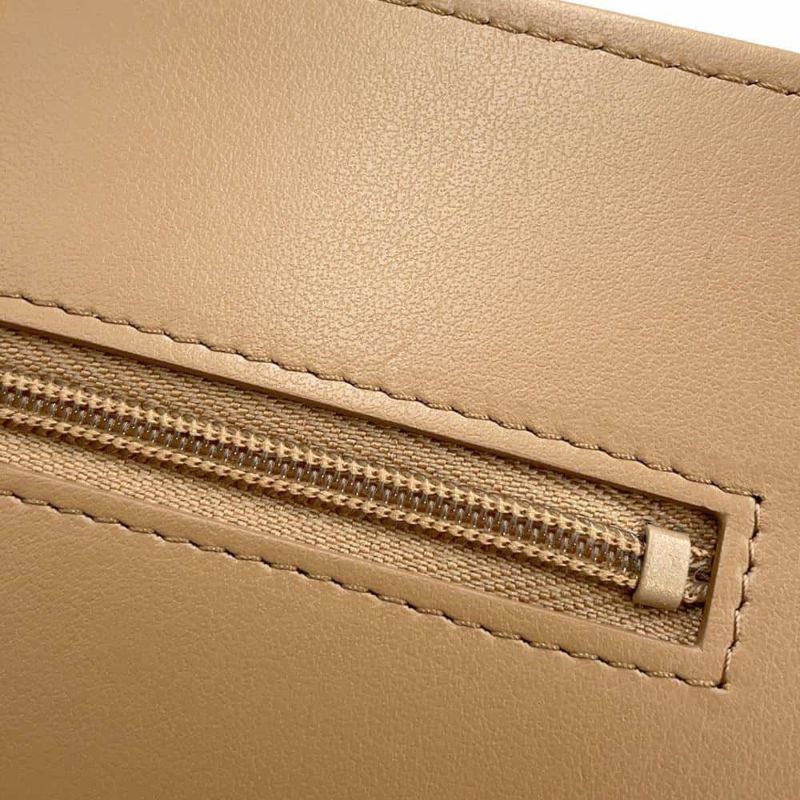 シャネル チェーンウォレット マトラッセ ココマーク キャビアスキン AP3479 CHANEL