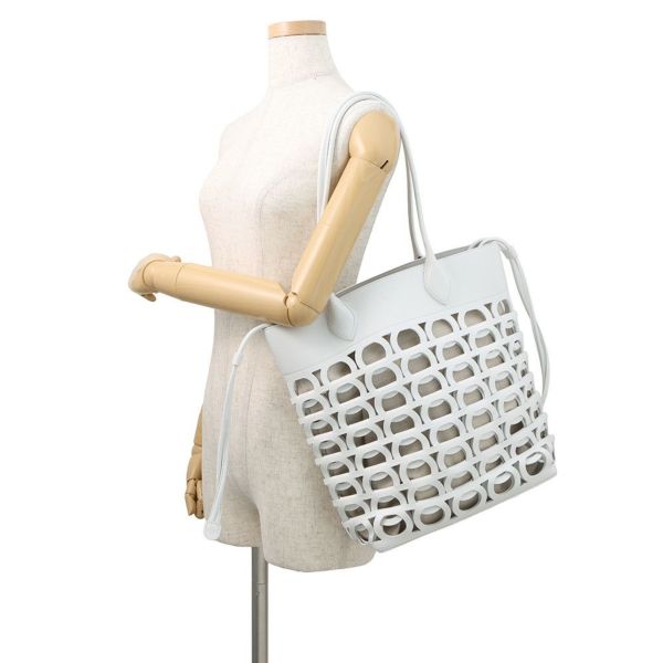 サルヴァトーレ・フェラガモ トートバッグ ガンチーニ 21A012 Ferragamo 白