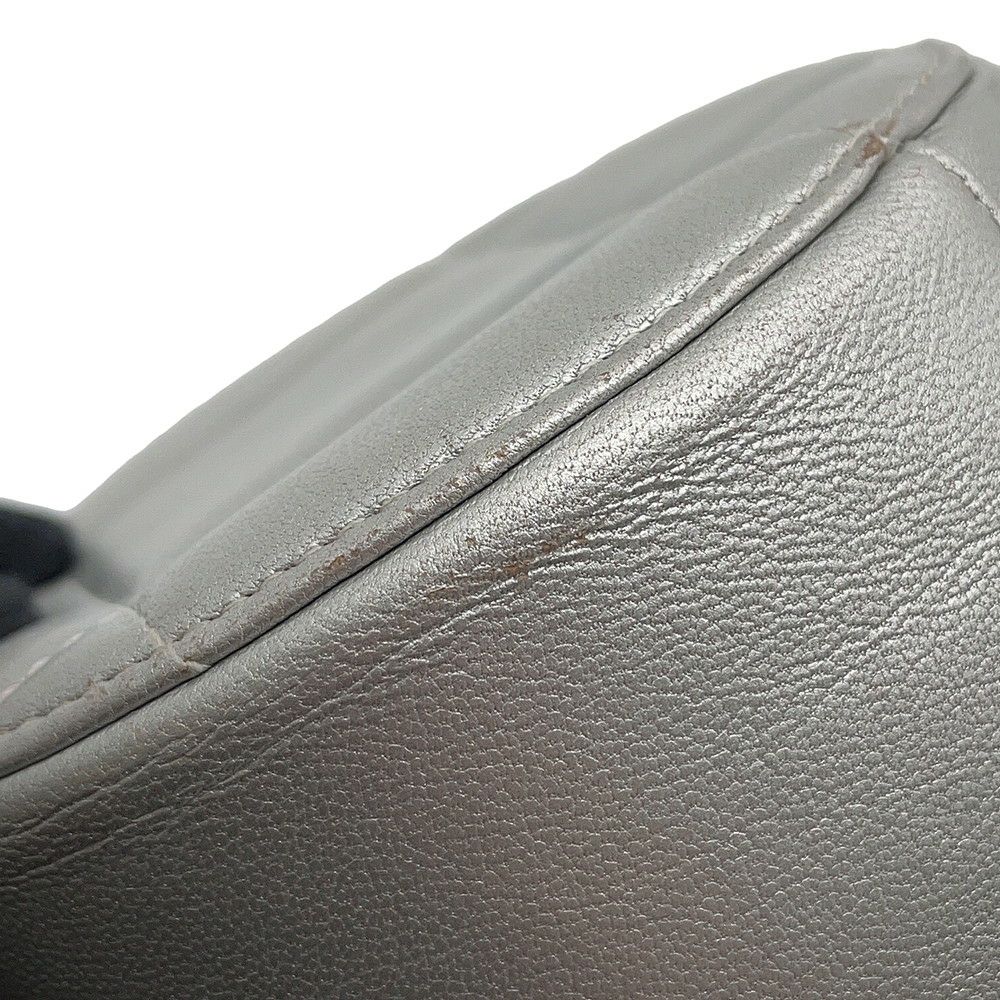 シャネル チェーンショルダーバッグ シャネル19 ココマーク ラムスキン AP0945 CHANEL