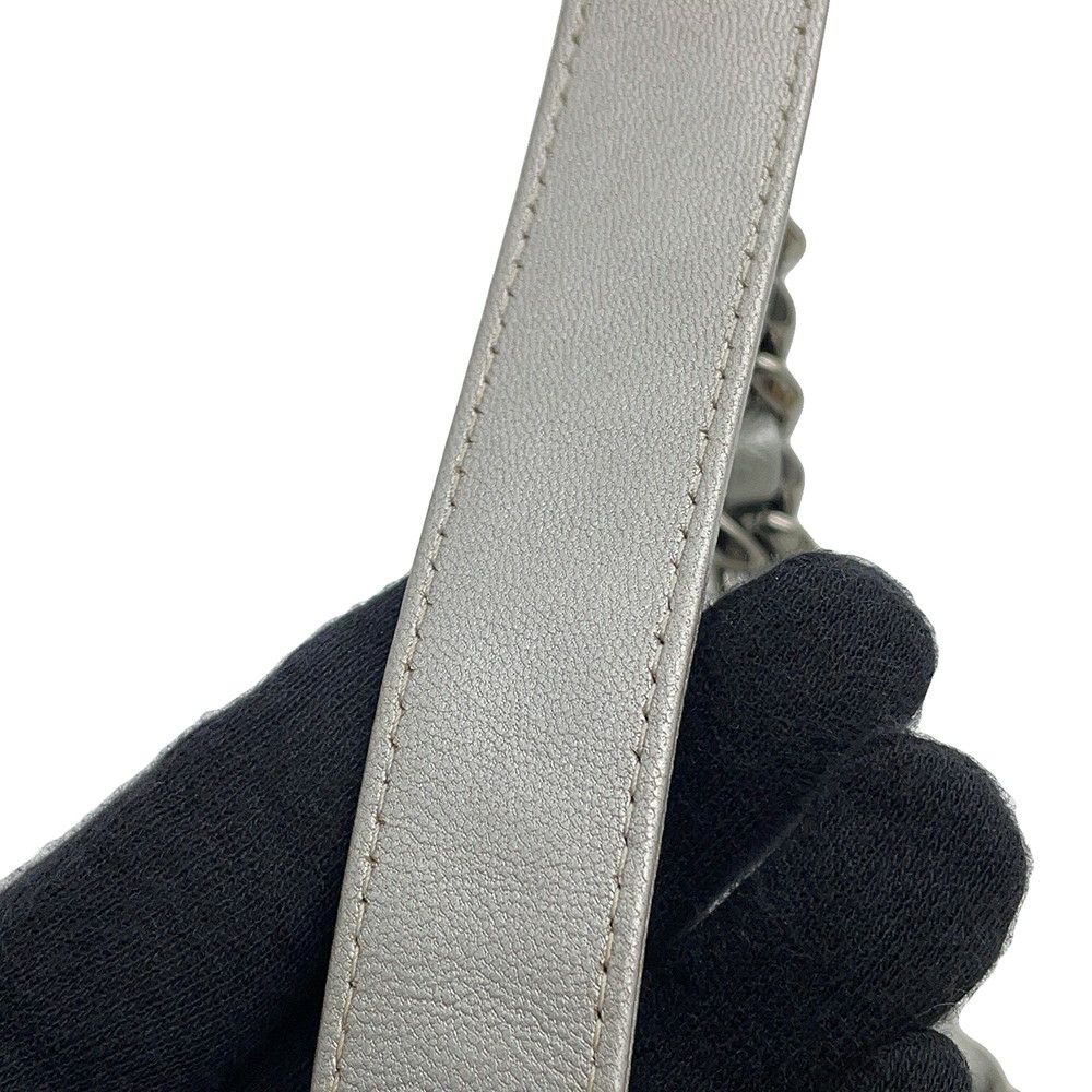 シャネル チェーンショルダーバッグ シャネル19 ココマーク ラムスキン AP0945 CHANEL