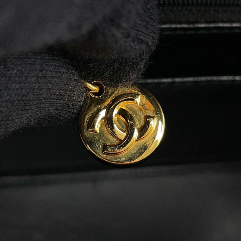 シャネル チェーンショルダーバッグ マトラッセ ココマーク シングルフラップ キャビアスキン CHANEL 黒