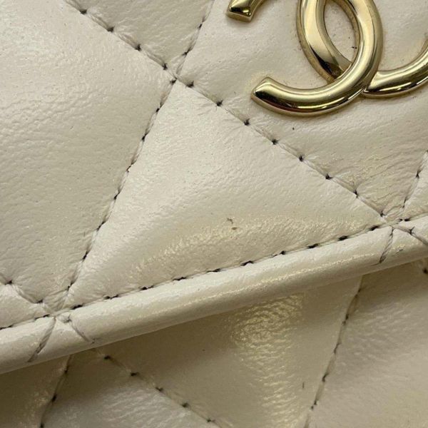 シャネル チェーンウォレット マトラッセ ココマーク シャイニー カーフスキン CHANEL 財布 白