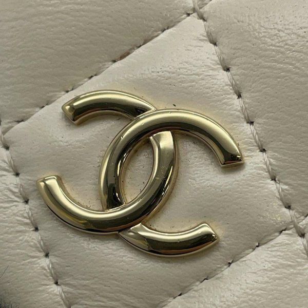 シャネル チェーンウォレット マトラッセ ココマーク シャイニー カーフスキン CHANEL 財布 白