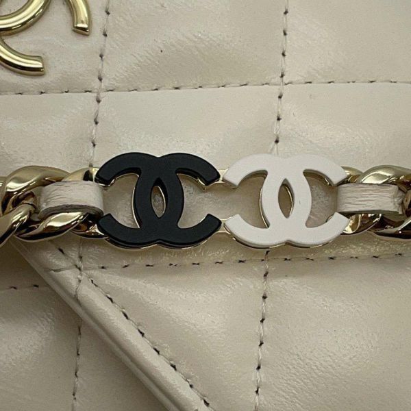 シャネル チェーンウォレット マトラッセ ココマーク シャイニー カーフスキン CHANEL 財布 白