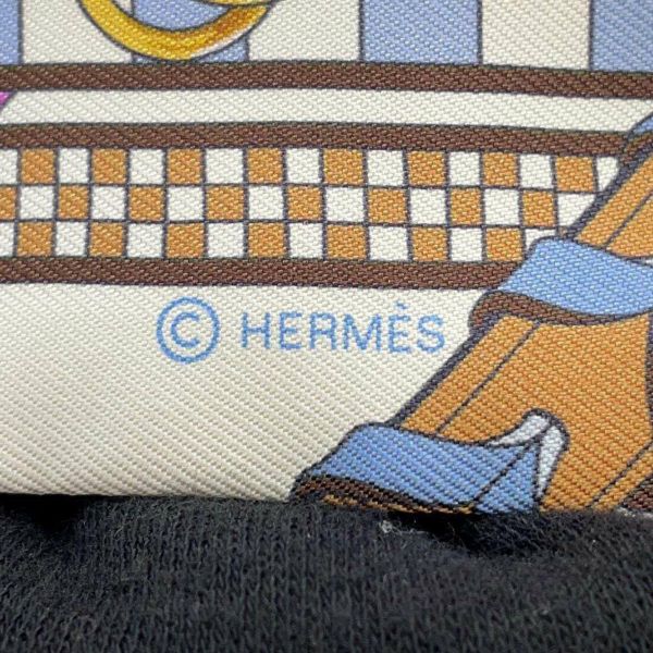 エルメス スカーフ ツイリー 馬勒とチャーム Brides et Gris-Gris HERMES シルクツイル 2023春夏