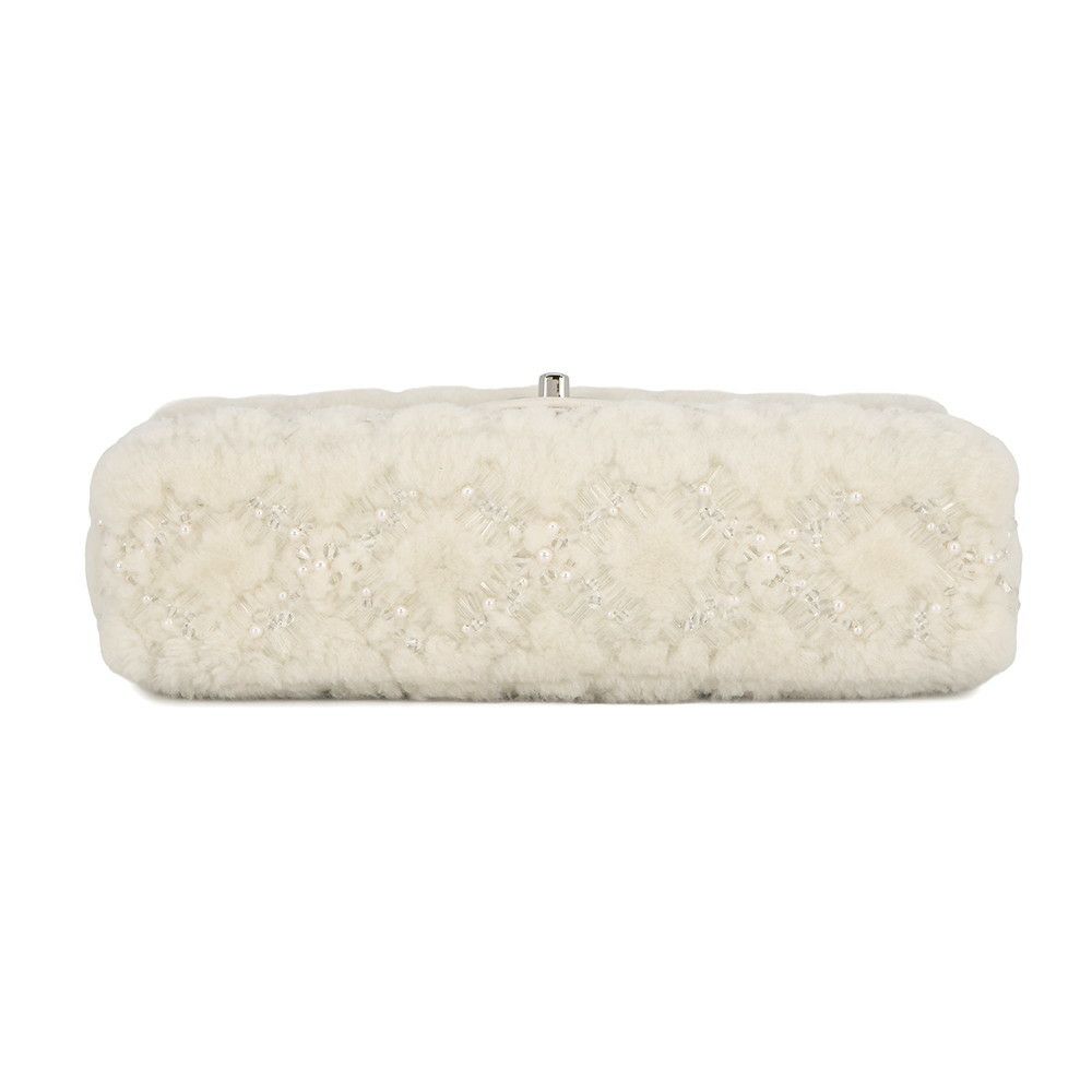 シャネル チェーンショルダーバッグ マトラッセ ココマーク フェイクパール ビーズ ムートン CHANEL バッグ 白