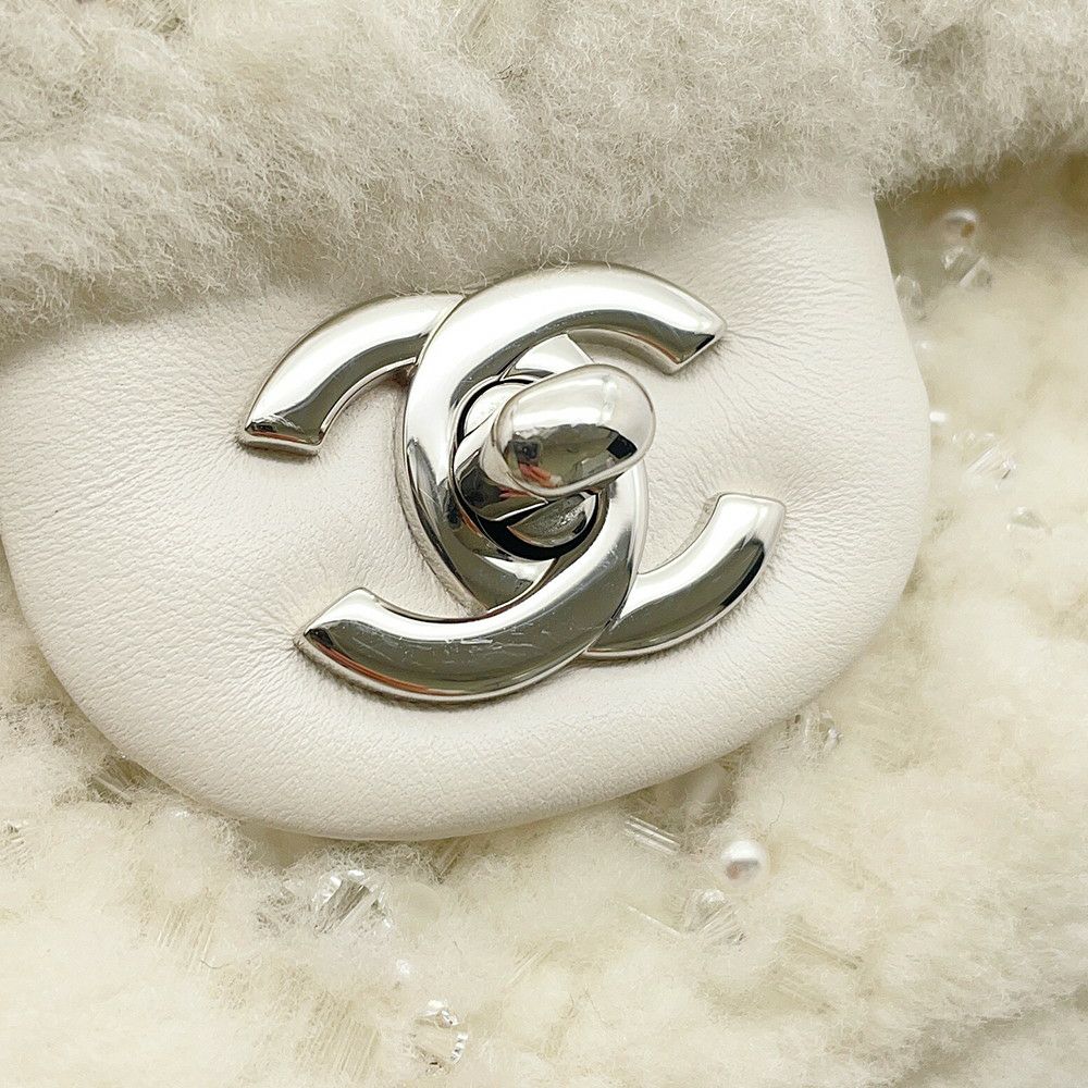 シャネル チェーンショルダーバッグ マトラッセ ココマーク フェイクパール ビーズ ムートン CHANEL バッグ 白