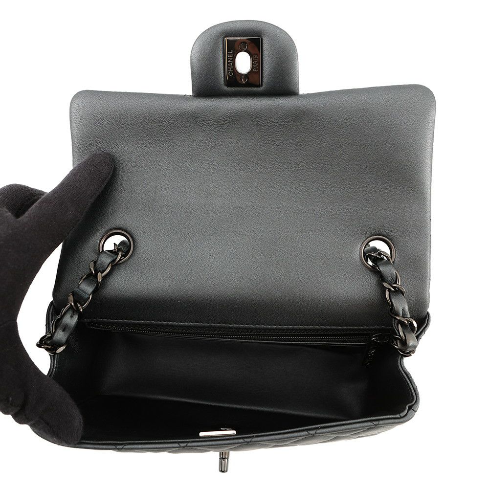 シャネル チェーンショルダーバッグ ココマーク ミニ マトラッセ 20 ラムスキン A69900 CHANEL 黒