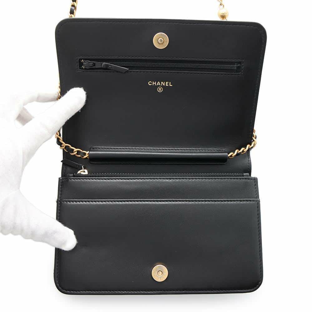 シャネル チェーンウォレット ココマーク フェイクパール カーフレザー CHANEL 黒 財布