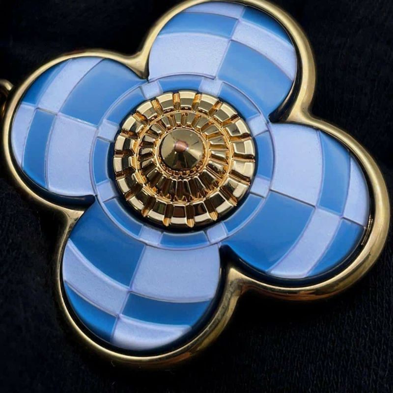 ルイヴィトン キーホルダー ビジューサック モザイク M66883 LOUIS VUITTON チャーム フラワー