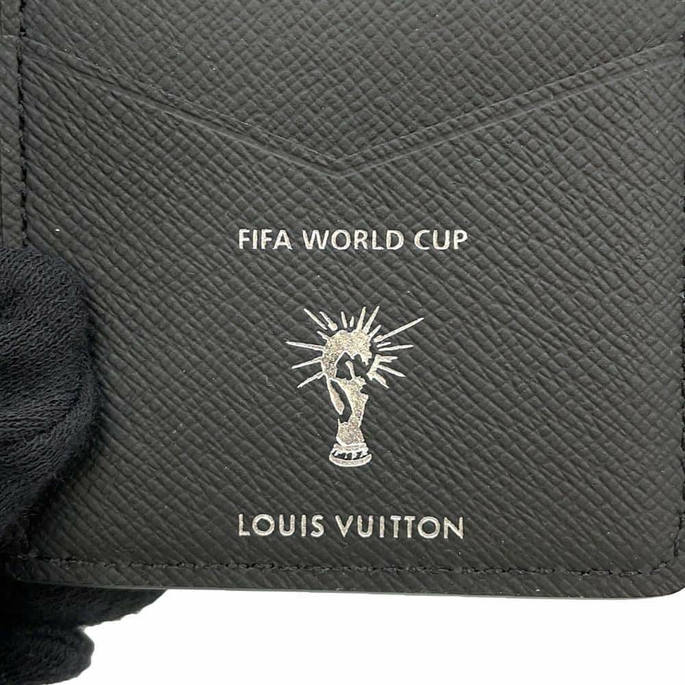 ルイヴィトン カードケース エピ オーガナイザー・ドゥ ポッシュ M63296 ブラック 黒 2018年 FIFAワールドカップ限定モデル