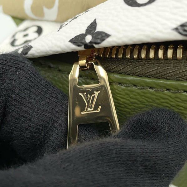 ルイヴィトン ボディバッグ モノグラム・ジャイアント バムバッグ M44611 LOUIS VUITTON