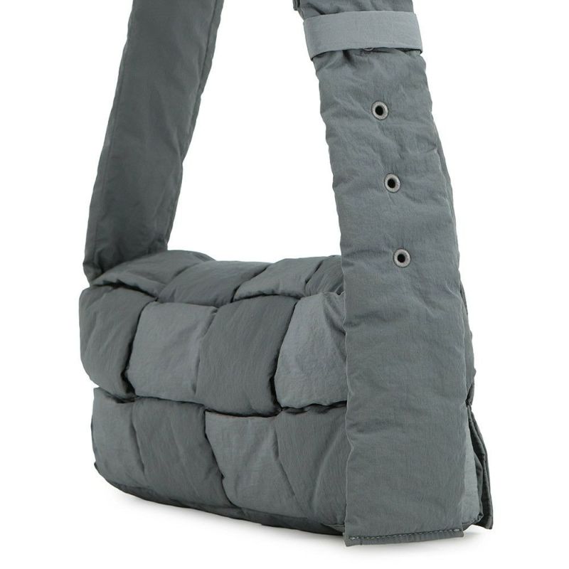 ボッテガヴェネタ ショルダーバッグ パデッド テック カセット ナイロン 628951 BOTTEGA VENETA