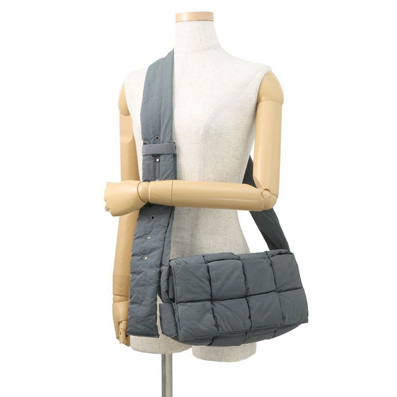 ボッテガヴェネタ ショルダーバッグ パデッド テック カセット ナイロン 628951 BOTTEGA VENETA
