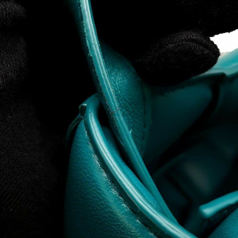 ボッテガヴェネタ ショルダーバッグ イントレチャート パデッド カセット ラムスキン 591970 BOTTEGA VENETA